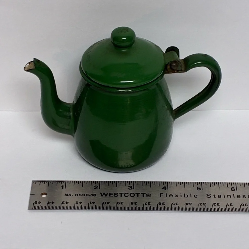 Teapot 4in X 5.5in Green Metal Hinged Vintage